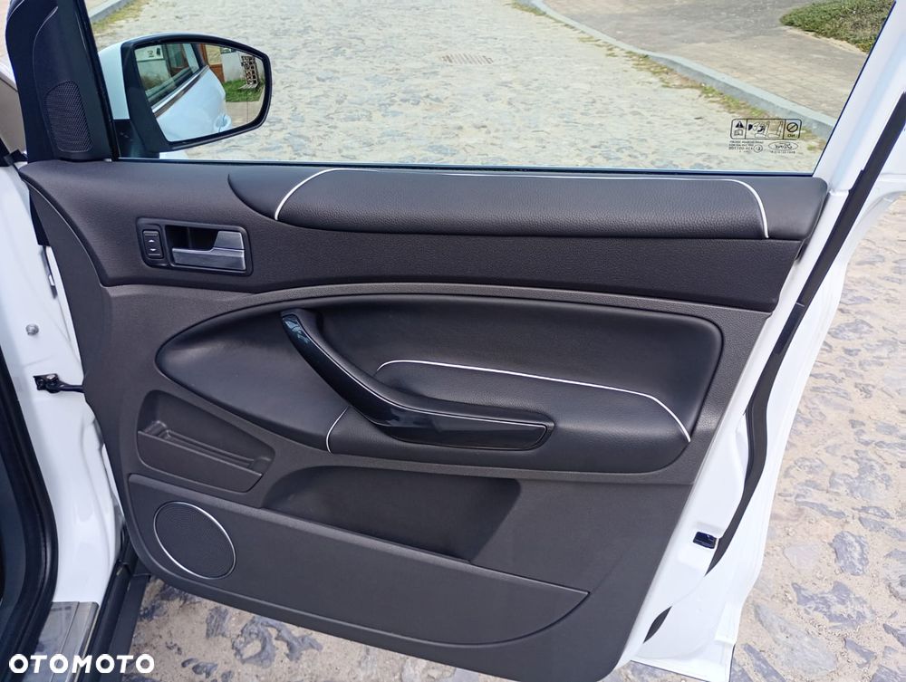 Ford Kuga 2.5 4x4 Individual - 27