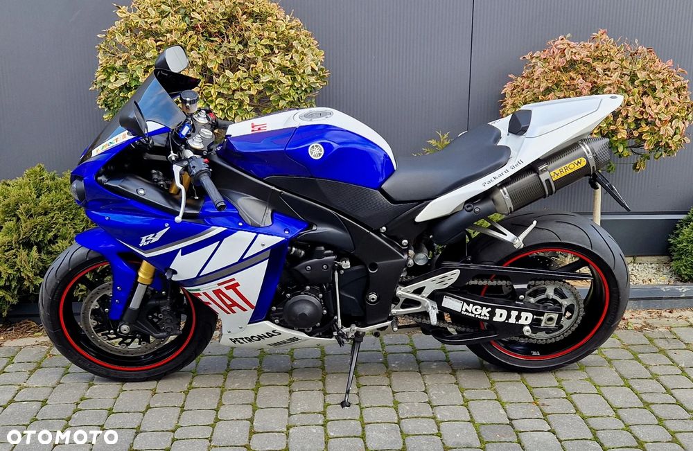 Yamaha R1 - 5