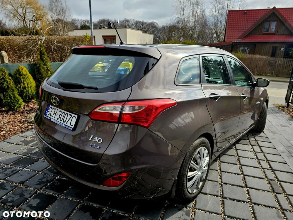 Hyundai i30 blue 1.6 CRDi Style - 4