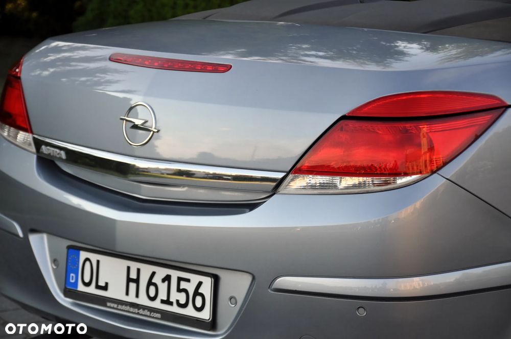 Opel Astra 1.6 Edition 111 Jahre - 18