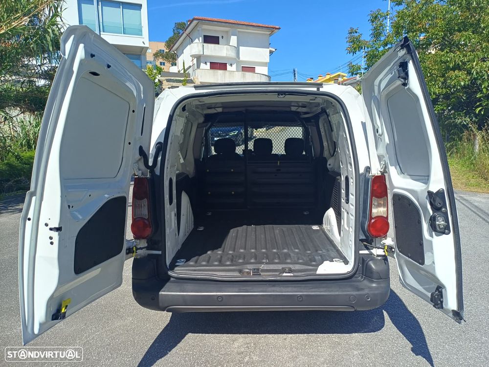 Peugeot PARTNER LONGA 1.6 HDI 100 CV - 3 LUGARES - 32