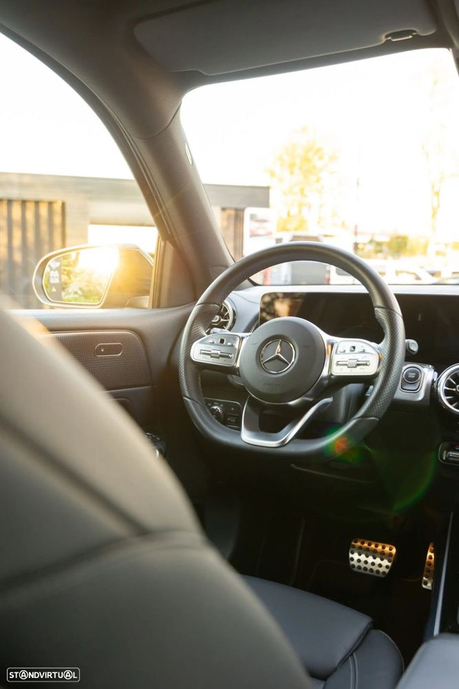 Mercedes-Benz EQB 300 4Matic AMG Line - 19