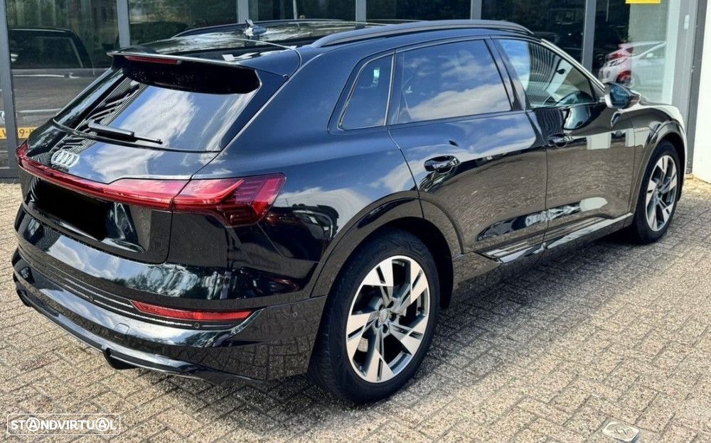 Audi e-tron 50 quattro S line - 13