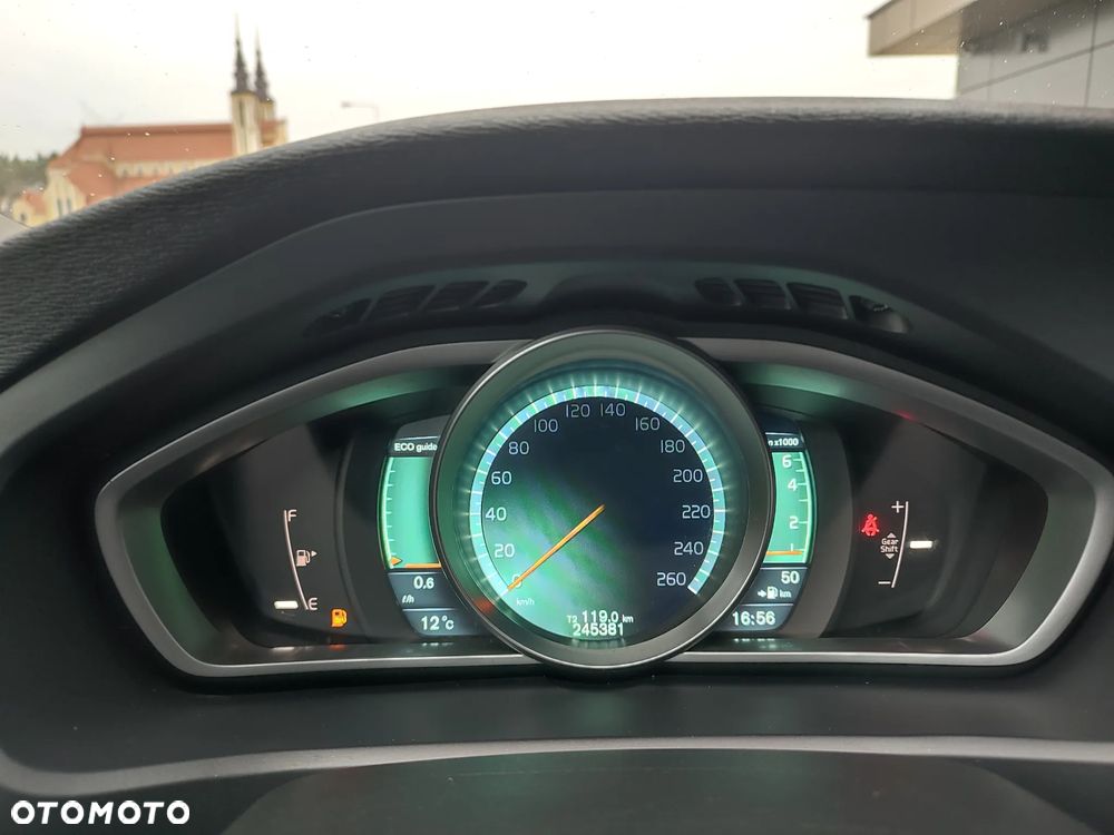 Volvo V40 T2 Summum - 13