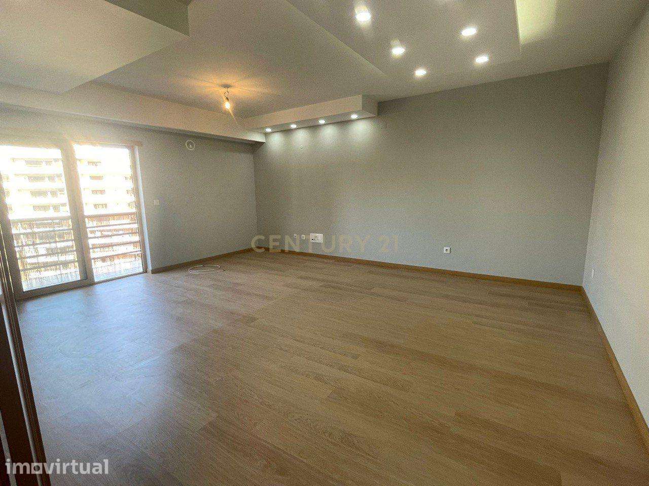 Elegância, Conforto e Localização Premium – T3 nas Colinas do Cruzeiro - Grande imagem: 3/18