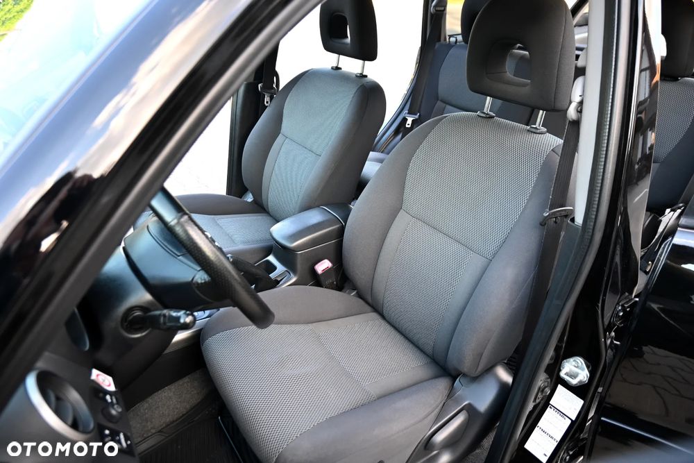 Toyota RAV4 2.0 VVT-i Sol - 38