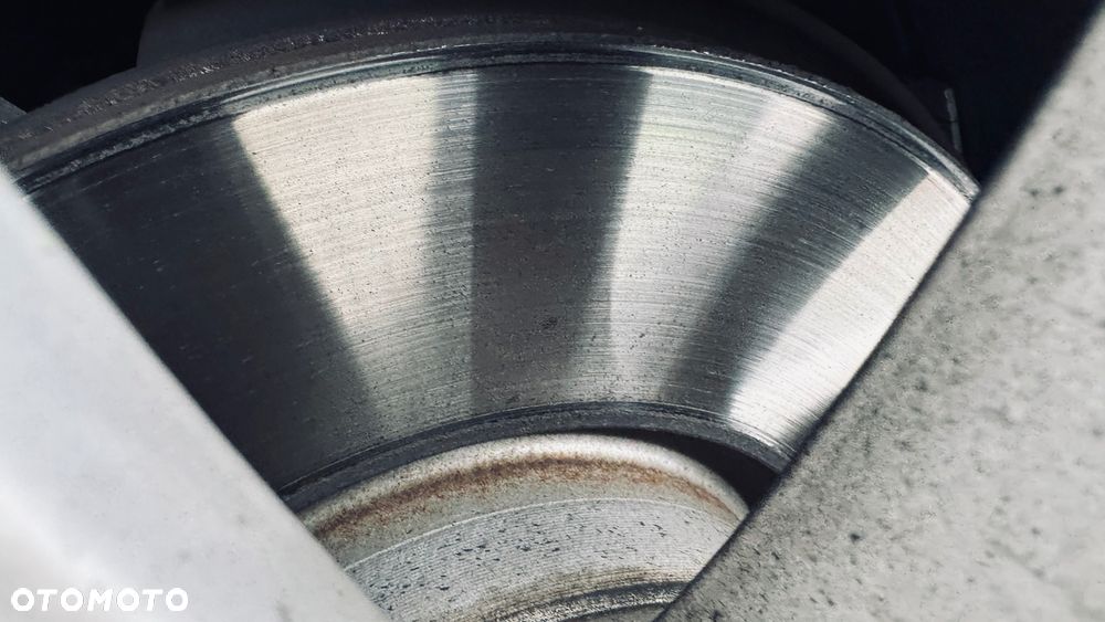 Volkswagen Passat 2.0 TDI (BlueMotion Technology) Highline - 28