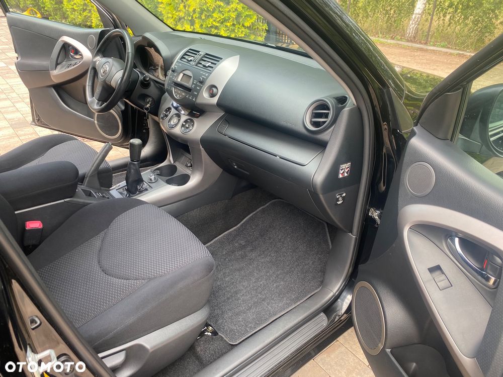 Toyota RAV4 2.0 VVT-i Premium - 8
