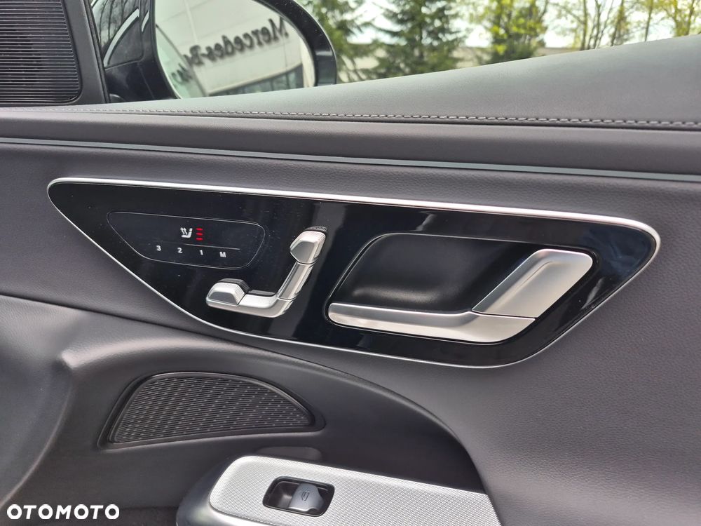 Mercedes-Benz Klasa E 220 d mHEV 4-Matic AMG 9G-Tronic - 32