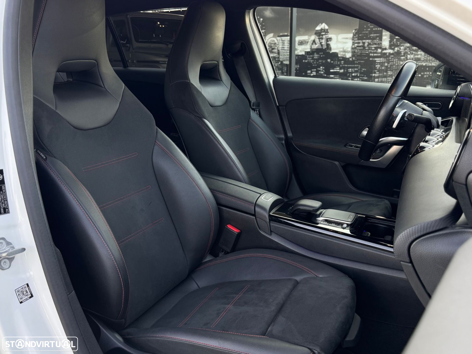Mercedes-Benz A 250 e AMG Line - 13