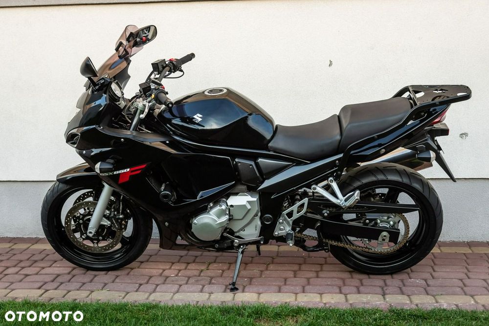 Suzuki GSX - 6