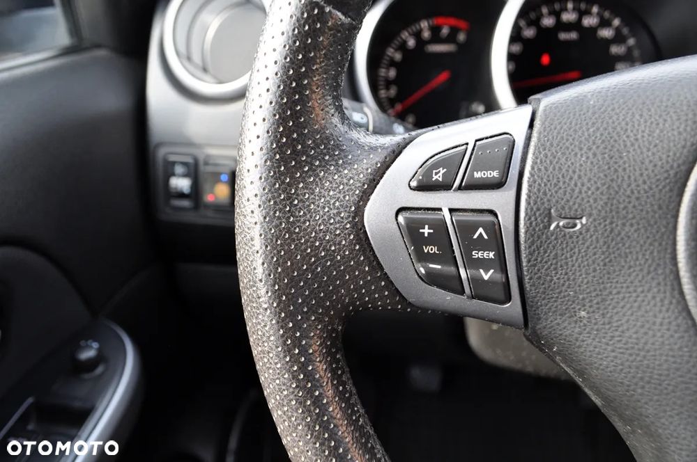 Suzuki Grand Vitara 2.0 Comfort - 28