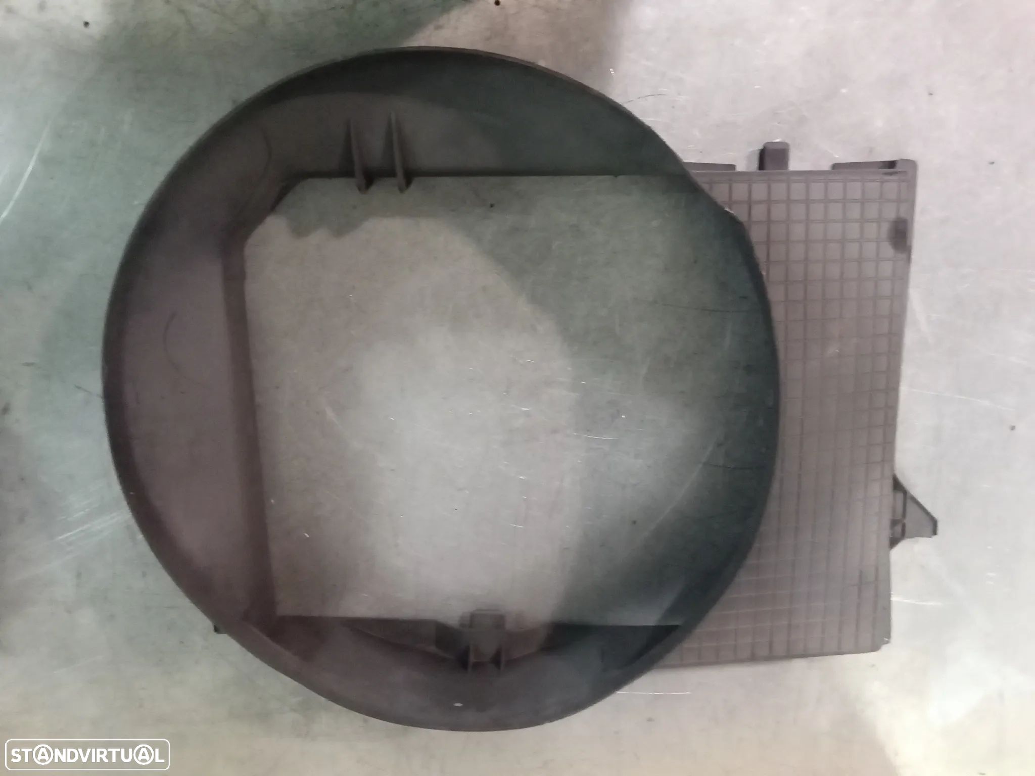 RESGUARDO DO VENTILADOR MERCEDES 190D W201 - 1