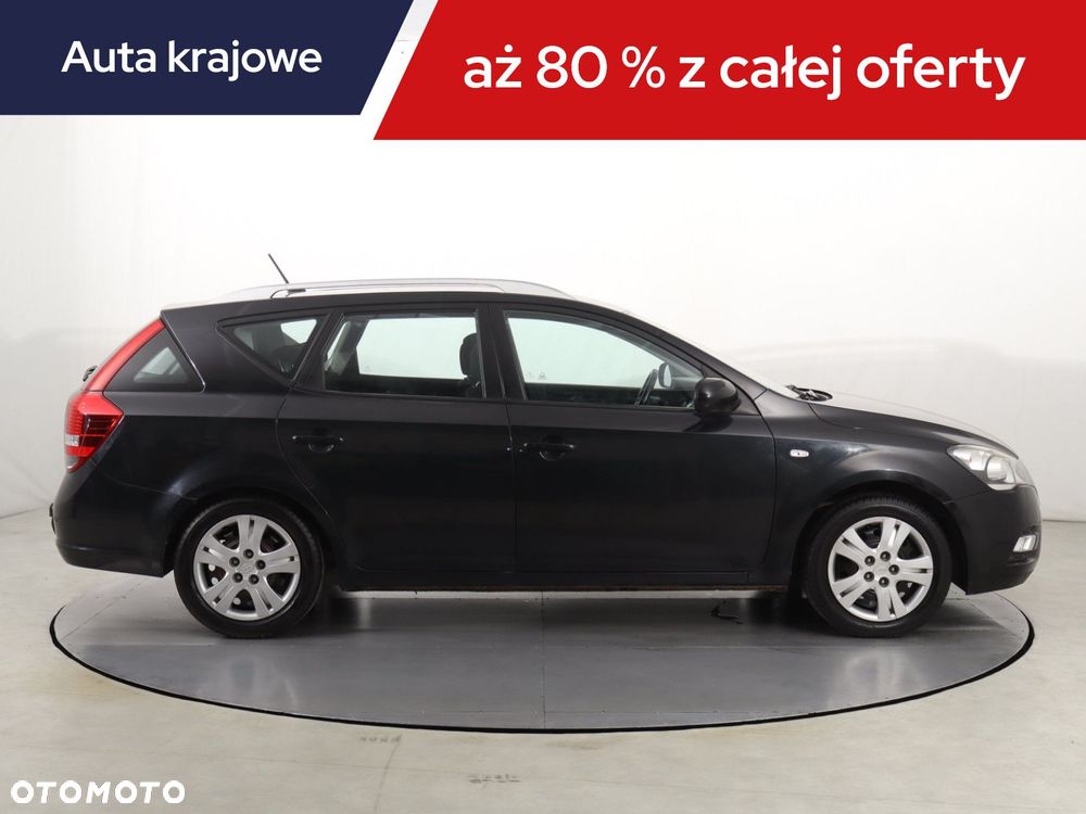 Kia Ceed - 8