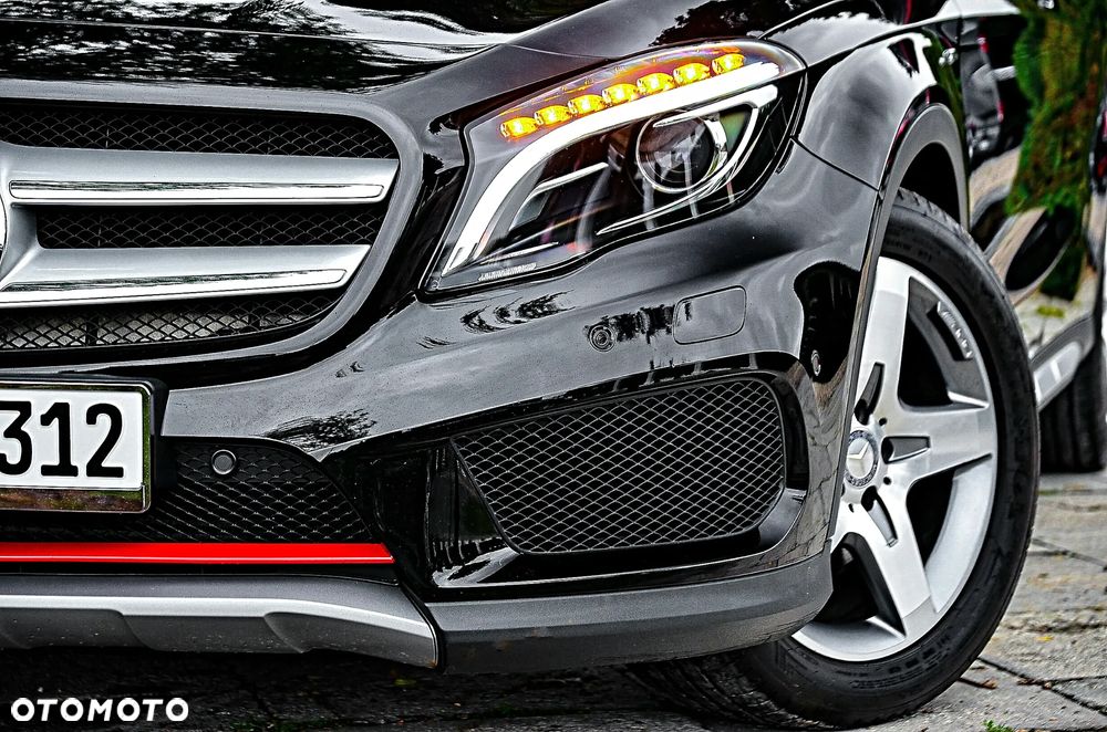 Mercedes-Benz GLA 180 7G-DCT AMG Line - 13