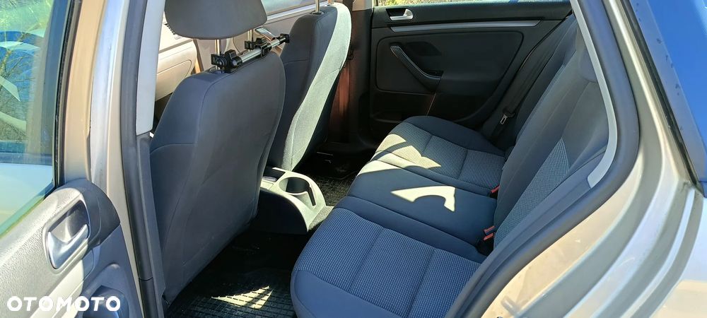 Volkswagen Golf - 11