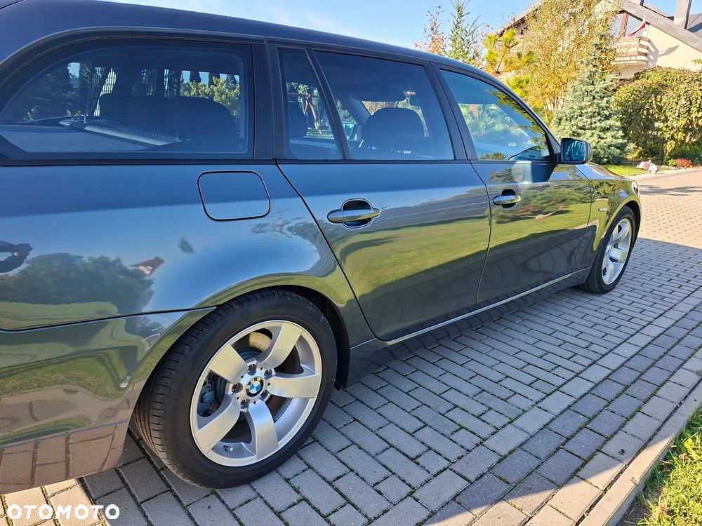BMW Seria 5 525d - 10