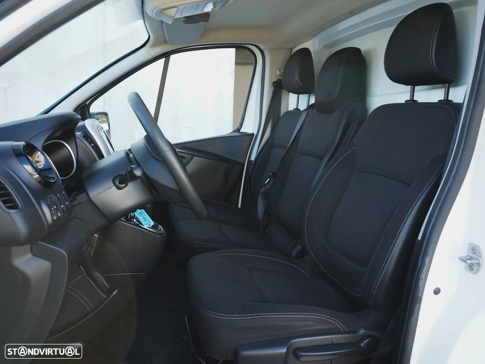 Renault TRAFIC III VAN 2.0 DCI 120 - 25