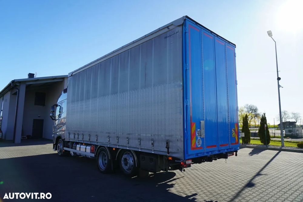 Volvo FH 460 / 7.3 M CORTINĂ / MEGA / I-PARK COOL / PUNTE RIDICABILĂ ȘI DIRECȚIE / PODEA REZISTENTĂ / - 6