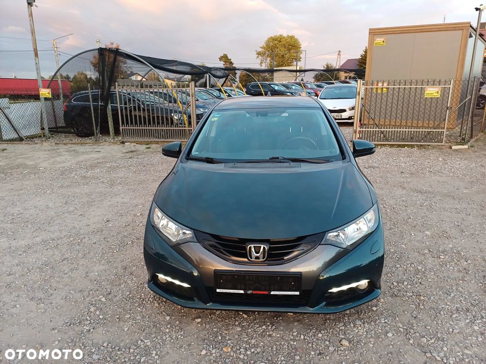 Honda Civic 1.6 i-DTEC Lifestyle Black Edition - 10