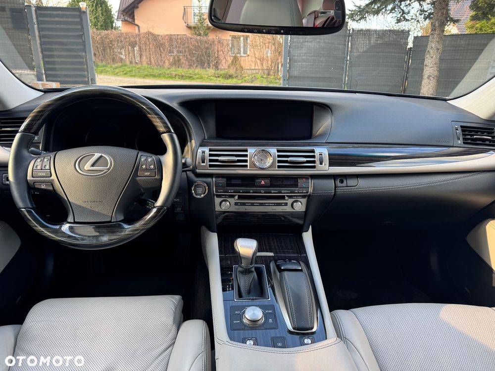 Lexus LS 460 Elite - 30