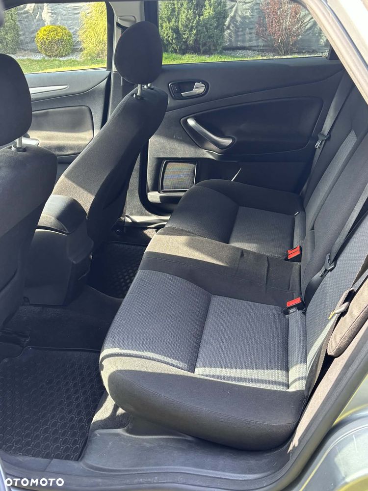 Ford Mondeo 2.0 TDCi ECOnetic Ambiente - 5
