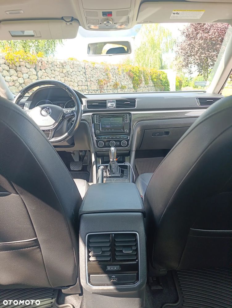 Volkswagen Passat 1.8 TSI BMT Highline DSG - 17