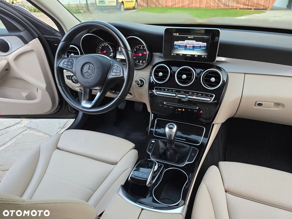 Mercedes-Benz Klasa C 180 Exclusive - 15
