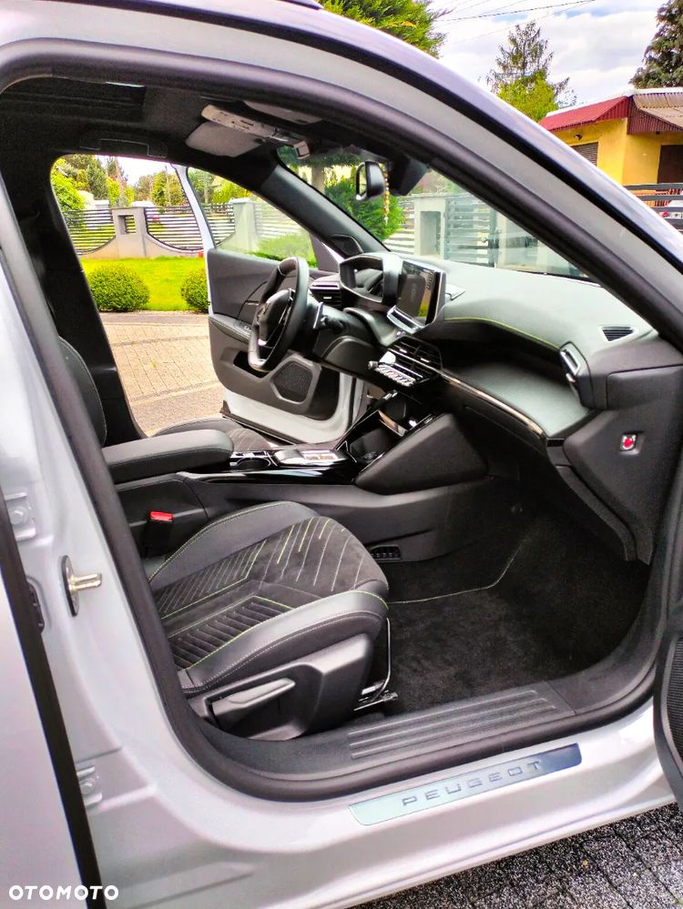 Peugeot 2008 Hybrid 136 e-DSC GT - 15