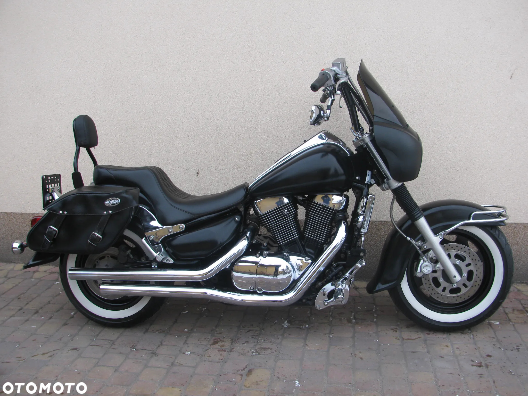 Suzuki Intruder - 2