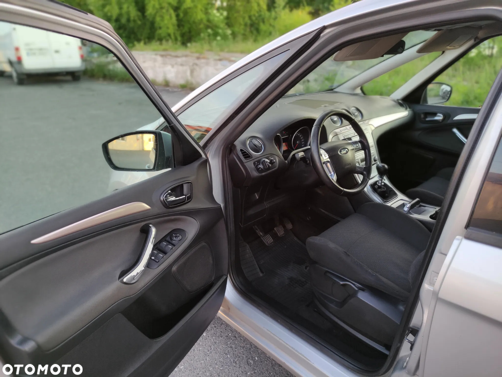 Ford S-Max - 12