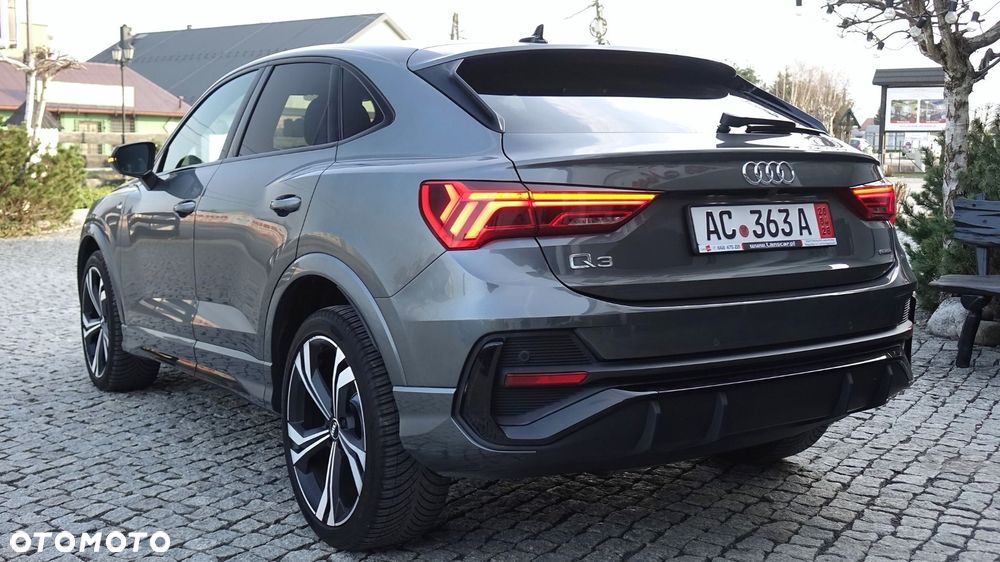 Audi Q3 Sportback - 12