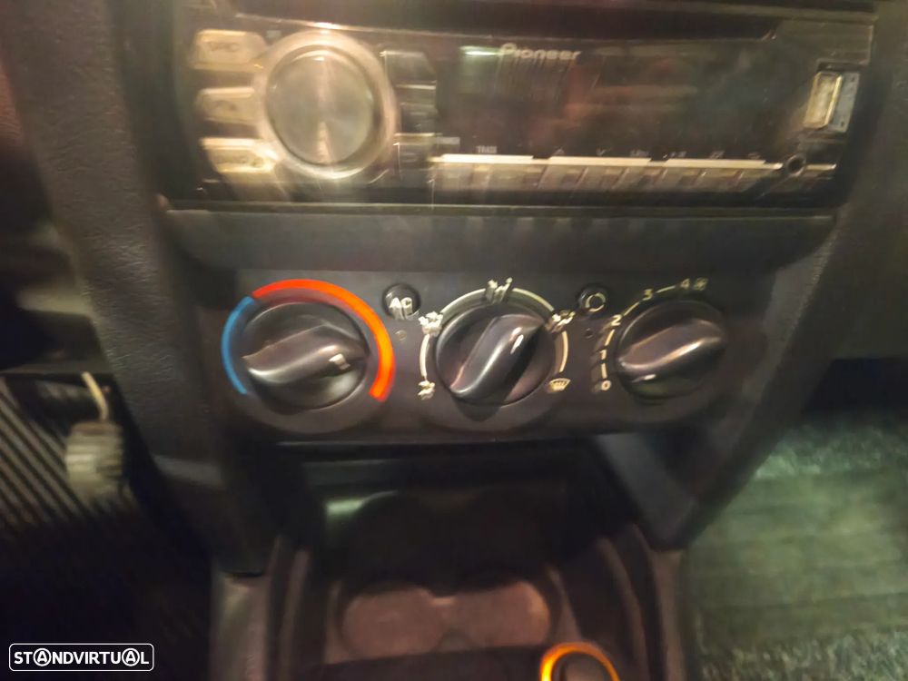 Renault Clio 1.2 16V Expression - 6