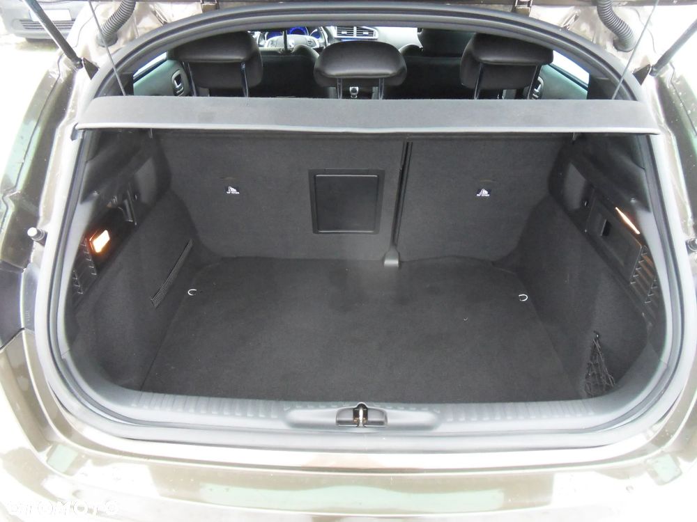 Citroën DS4 e-HDi 110 SoChic - 9