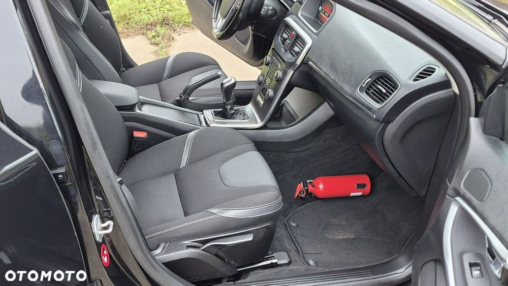 Volvo V40 D2 Momentum - 8