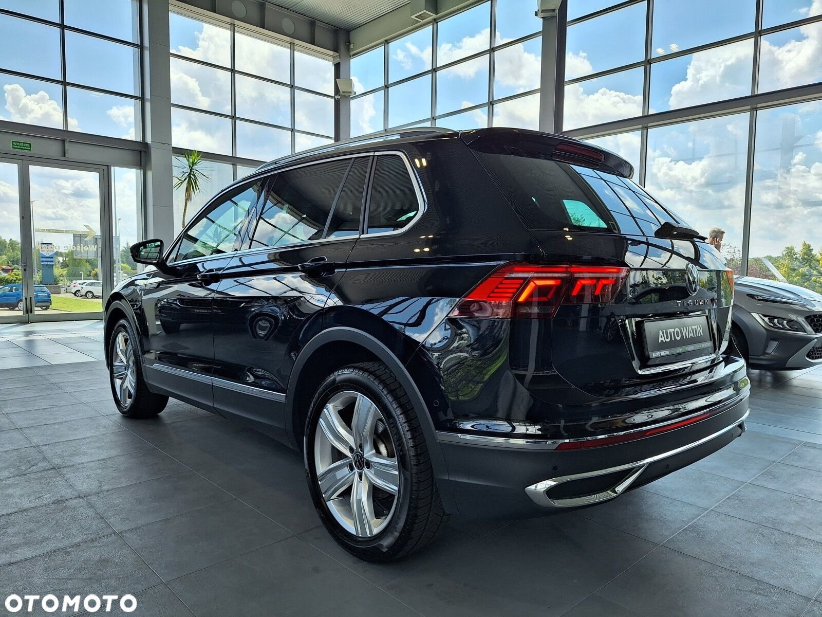 Volkswagen Tiguan 2.0 TSI 4Mot Elegance DSG - 12