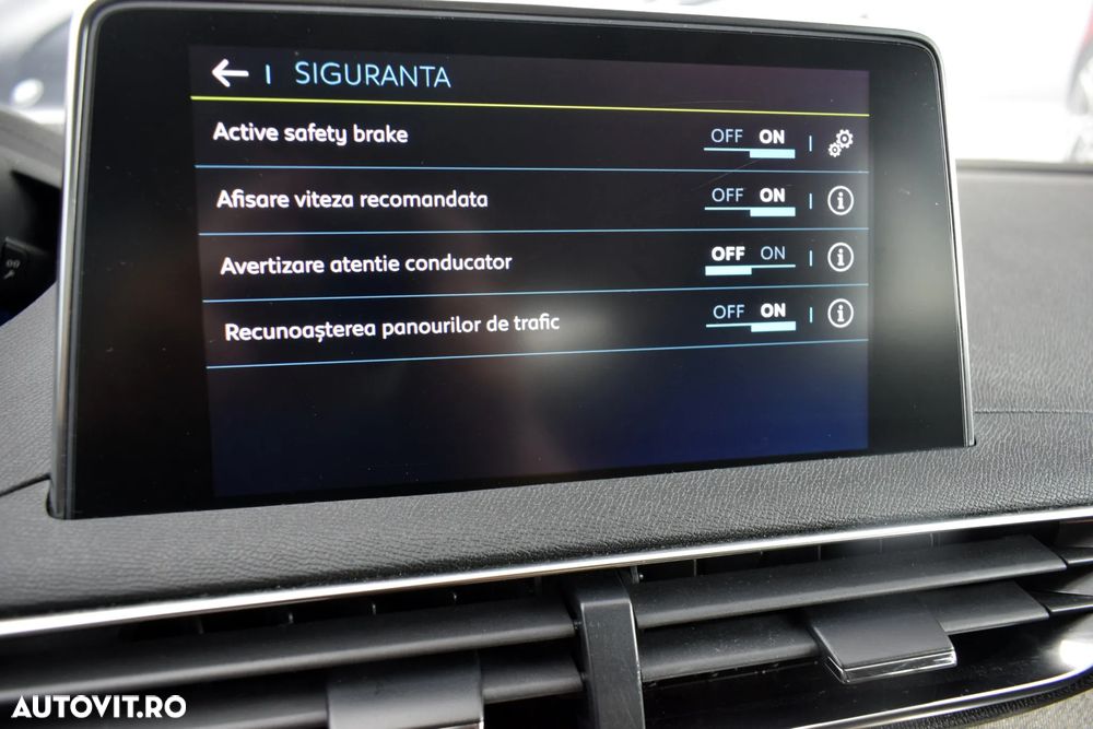 Peugeot 3008 1.6 PureTech S&S EAT8 GT Pack - 25