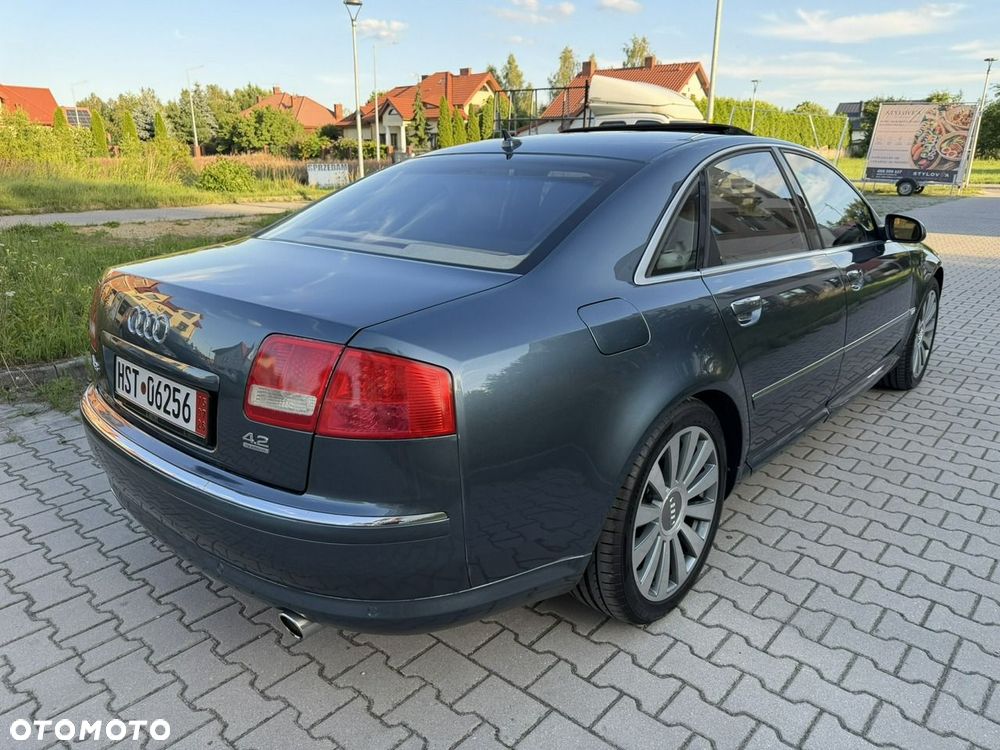 Audi A8 - 4