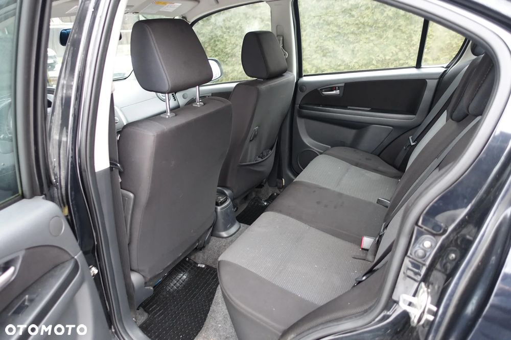 Suzuki SX4 - 7