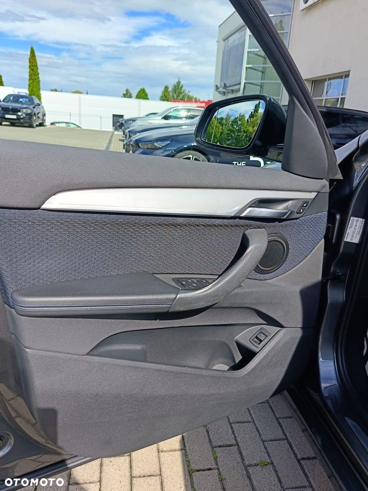 BMW X1 sDrive18i - 16