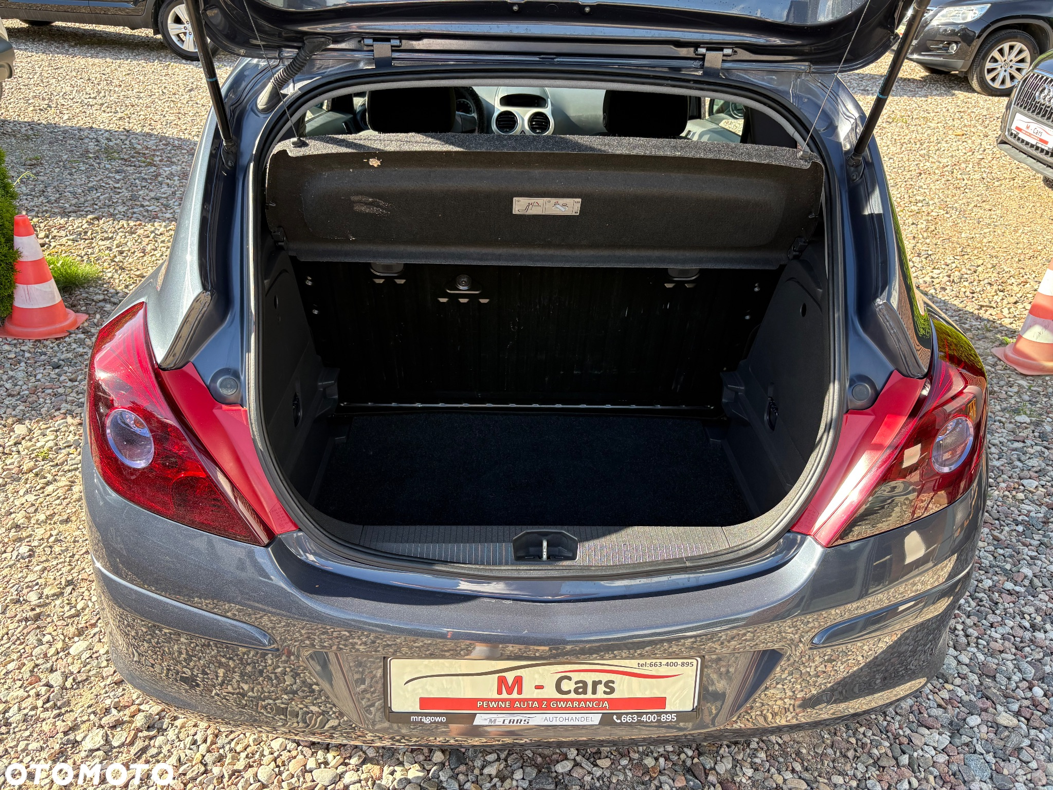 Opel Corsa 1.2 16V Essentia - 14