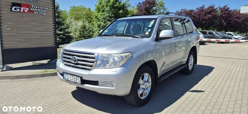Toyota Land Cruiser - 2