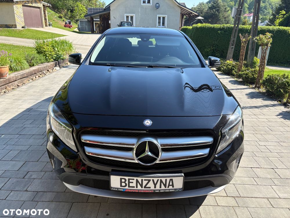 Mercedes-Benz GLA - 2