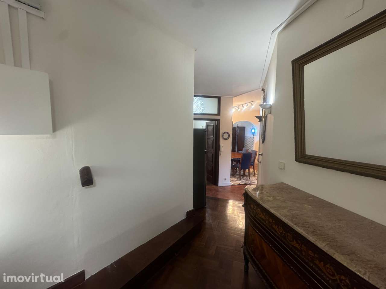 Andar Moradia T2 Mobilado e Equipado | Av. Antunes Guimarães | Terraço - Grande imagem: 4/23