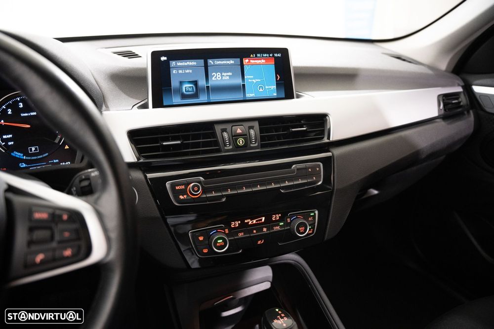BMW X1 25 e xDrive Corporate Edition - 18