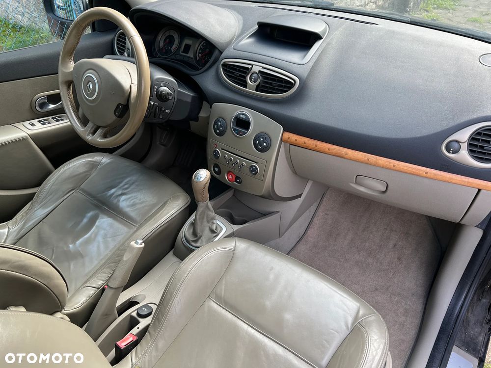 Renault Clio - 18