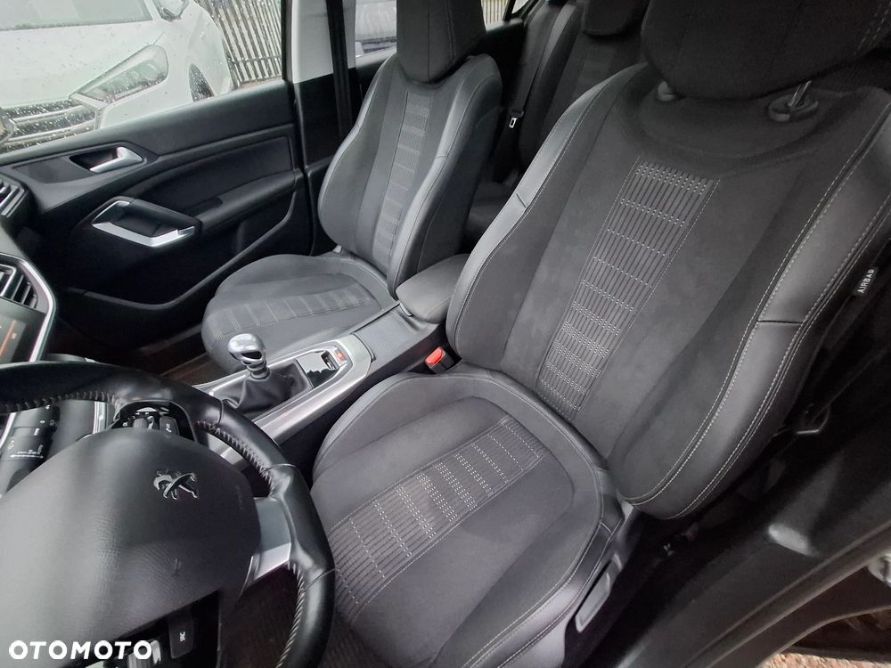 Peugeot 308 1.5 BlueHDi Allure S&S - 10