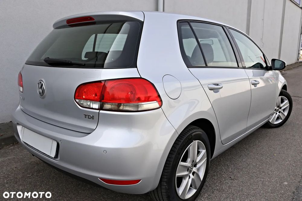 Volkswagen Golf 1.6 TDI DPF BlueMotion Technology Team - 19