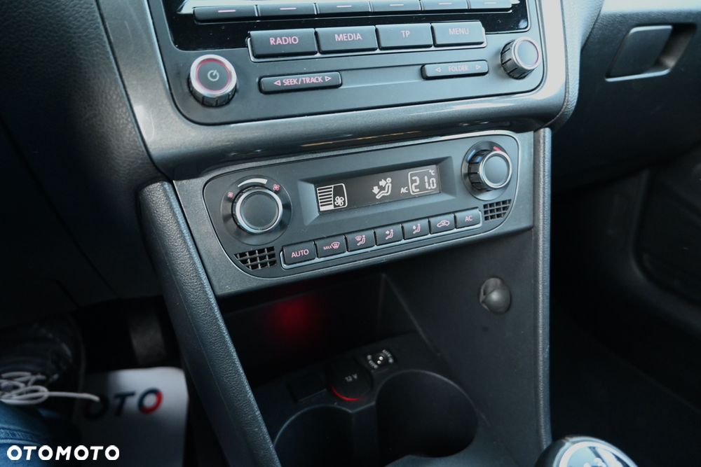 Volkswagen Polo 1.6 TDI Highline - 24