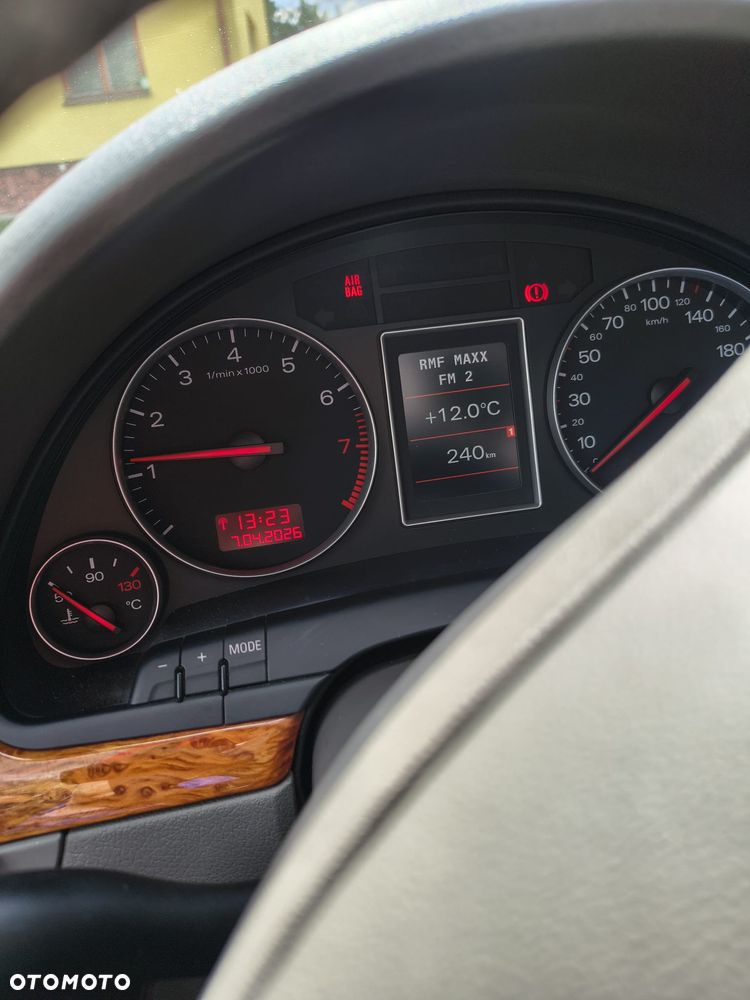 Audi A4 Avant 1.8 T - 12